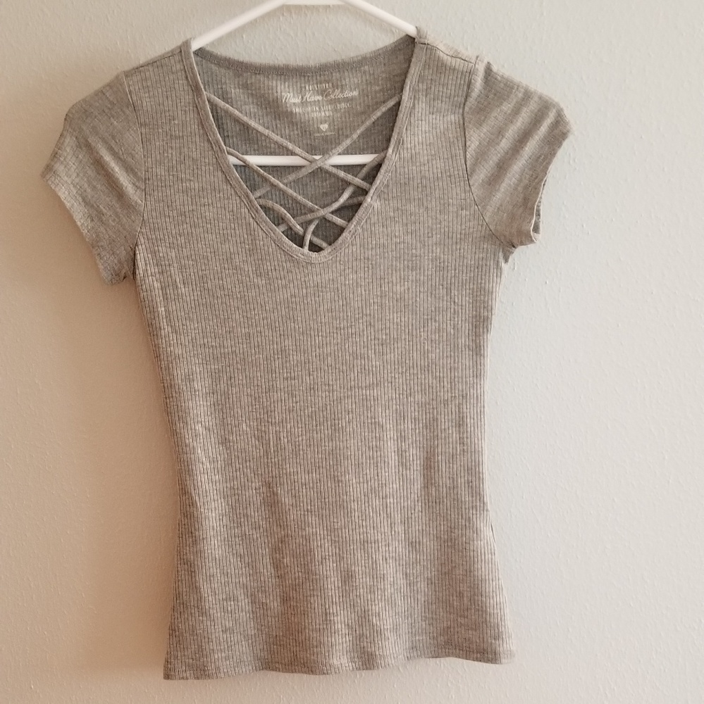 Hollister fitted tee